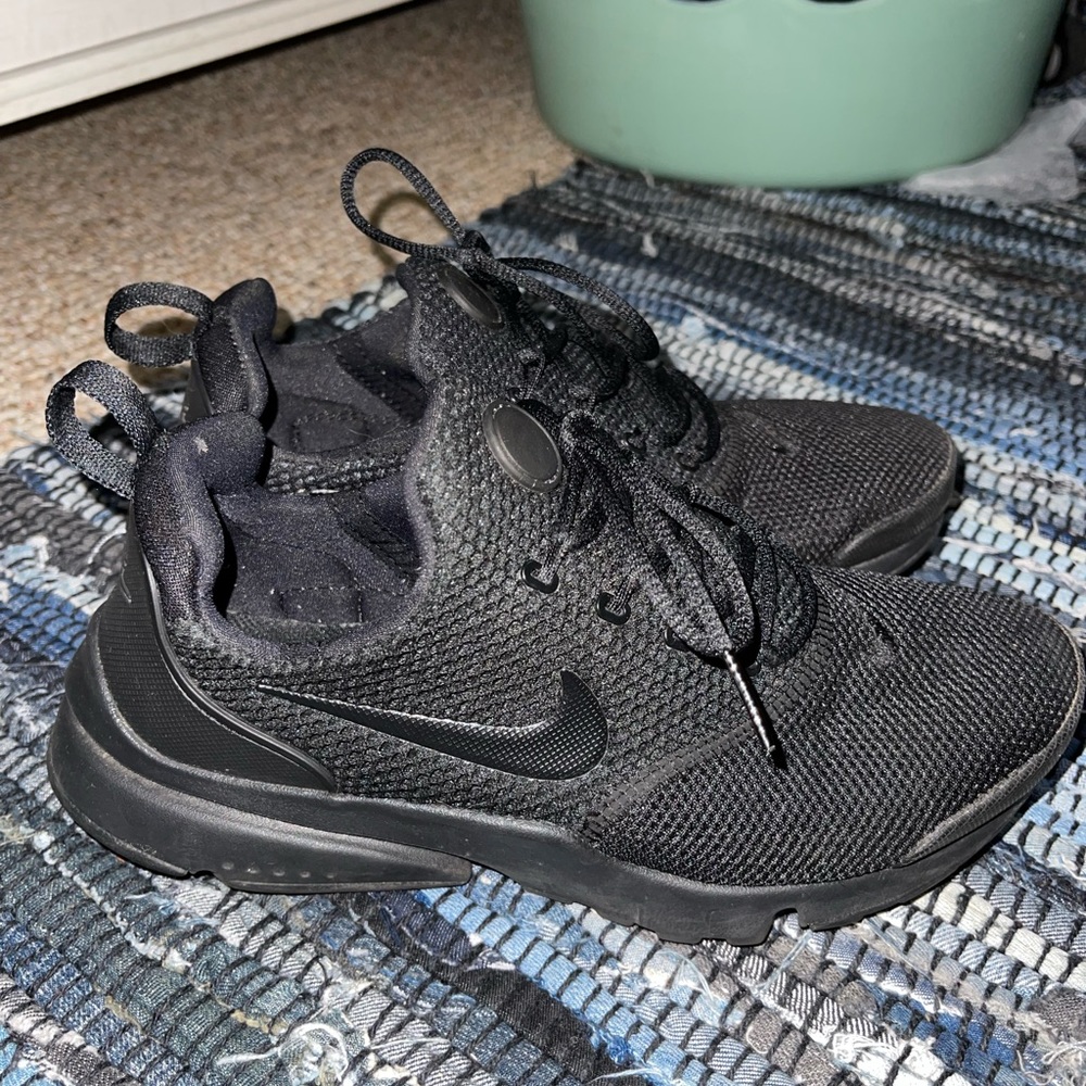 Black Nike presto fly